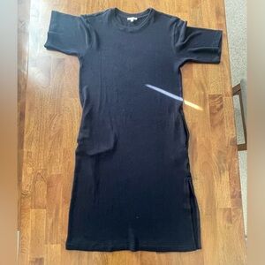 Calme Black Knit Dress With Pockets